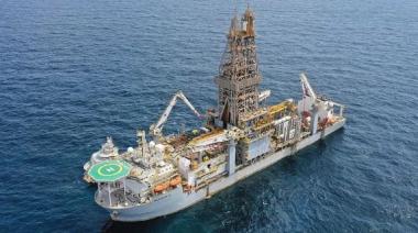 Llega a Mar del Plata el buque que realizará la perforación en búsqueda de petróleo