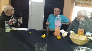 Hermoso reencuentro de futbolistas de Sarmiento de los ciclos ‘75 y ‘77