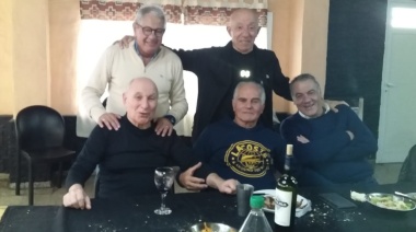 Hermoso reencuentro de futbolistas de Sarmiento de los ciclos ‘75 y ‘77