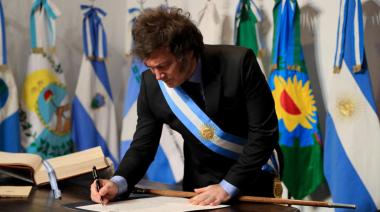 El Gobierno disolvió la AFI y dispuso el regreso de la SIDE