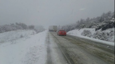 Cortan la Ruta 40 por las intensas nevadas