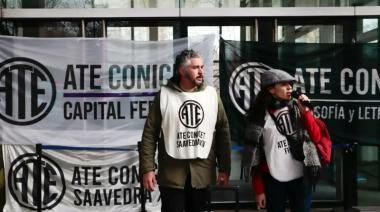Protesta y concentración de trabajadores del CONICET en el Polo Científico por la crisis presupuestaria