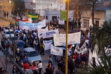 Chacabuco dijo “BASTA MACRI”: Contundente movilización con duras críticas a Aiola