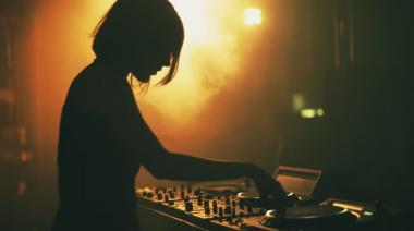 El Gobierno eliminó el cobro del derecho de autor por reproducir música y películas en el ámbito privado