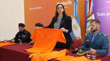 En Santa Fe los presos más peligrosos deberán vestirse con mamelucos naranjas