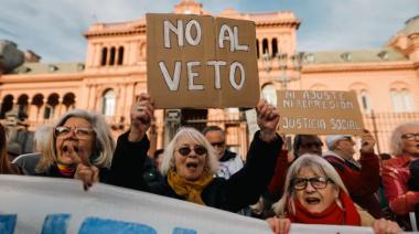 El Gobierno rechazó aumentar el monto del bono que paga a los jubilados