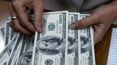 El dólar blue perforó el piso de $1200 y aseguran que el "veranito cambiario" seguirá