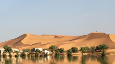 Increíble: Parte del desierto de Sahara se cubrió de agua por lluvias extraordinarias