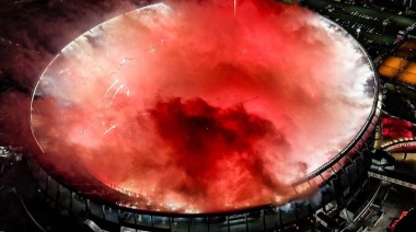 Tras 'la fiesta' con bengalas, clausuraron el Monumental