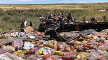 Ahora en Tandil: muere camionero en un accidente y saquean la carga que transportaba