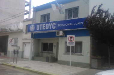 Utedyc se le plantó al  Club Sarmiento por  una deuda con los  empleados