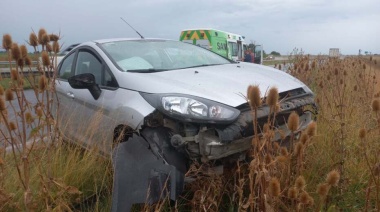 Un juninense agarró un pozo y terminó montado en el guardrail