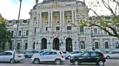 El gobierno de Kicillof ofreció a docentes y estatales un aumento del 7% en febrero y del 2% en marzo