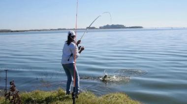 Con la laguna de Gómez escasa de agua, los pescadores tienen otras opciones para el pejerrey