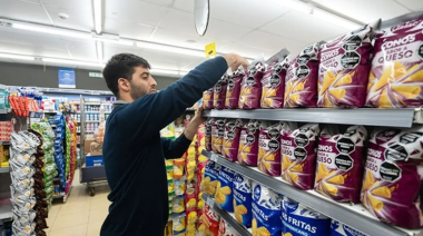 Multaron a Carrefour por vender productos vencidos