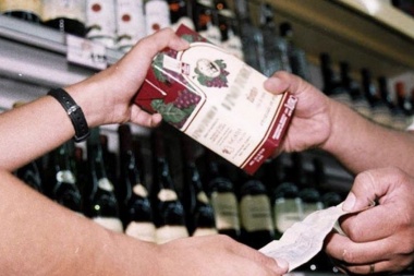 Rige desde el viernes  pasado la ampliación del  horario de venta de  alcohol: hasta las 23 hs