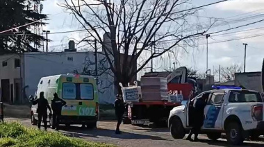 Junín: Una mujer en moto falleció tras chocar con un camión
