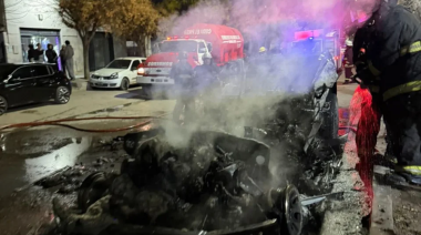 Quemaron una camioneta de Marcos Rojo