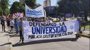 Los docentes universitarios desmintieron el aumento informado por el Gobierno