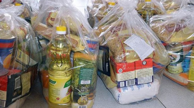 La entrega de bolsones de alimentos calentó la campaña en Bragado y Somos quedó en la mira
