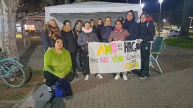 Enfermeras de Bolívar durmieron frente al Municipio en protesta por sus salarios