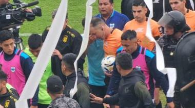 El árbitro Lucas Comesaña denunció amenazas y suspendió el duelo entre Gimnasia de Jujuy y Deportivo Madryn