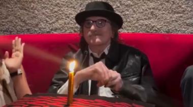 Charly García cumplió 74 años y fue ovacionado por una multitud de fans