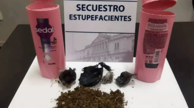 Intentó pasar marihuana escondida en envases de shampoo en un penal de La Plata