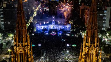 Multitudinario festejo por los 143 años de La Plata