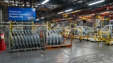 Peugeot paraliza la producción en El Palomar y adelanta vacaciones del personal