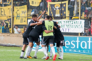 Atlanta y Riestra, a la B Nacional