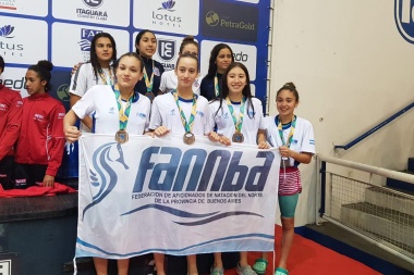 Pilar Mansur batió el récord argentino en la posta 4x50 en Brasil