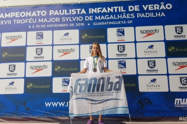 Pilar Mansur batió el récord argentino en la posta 4x50 en Brasil
