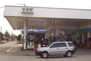 Terminó el “congelamiento” del precio de los combustibles y subieron 5%