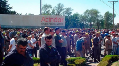 Arden San Nicolás y Villa Constitución: acerías paradas, sueldos impagos, suspensiones y vaciamiento