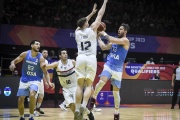 Argentina goleó a Paraguay y sigue aceitado