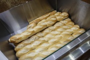 Acuerdo entre el Gobierno y los panaderos: el kilo de pan tendrá un tope de $270