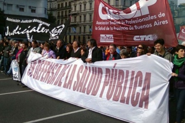 Tras objetar la última oferta, los médicos vuelven al paro y piden convocatoria