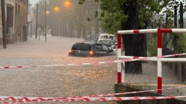 Defensa Civil de la Provincia instó a “no transitar” por las zonas más afectadas por la tormenta