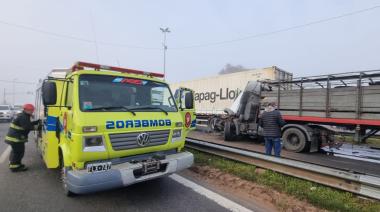 Espectacular accidente entre camiones en ruta 7