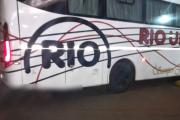 Horror y misterio en Corrientes: un micro llegó a una terminal arrastrando un cadáver