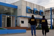 Allanan la UP13 por hechos de extorsión vía celulares