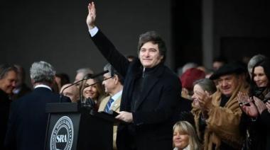 Javier Milei confirmó una baja "permanente" de las retenciones para las carnes, la soja y otros granos