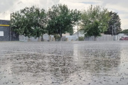 Agosto llega con lluvias y fuertes vientos
