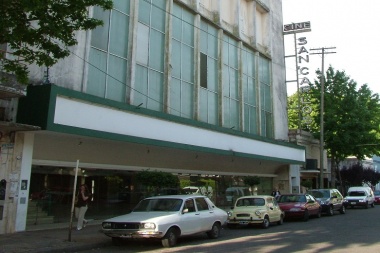Insisten en un negocio inmobiliario con el cine San Carlos