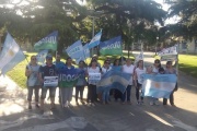 Docentes y auxiliares se movilizan por descuentos salariales
