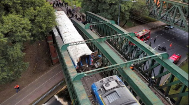 Dirigentes ferroviarios responsabilizaron al Gobierno nacional por el choque del tren San Martín