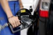 Combustibles: congelados, pero no tanto