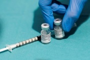 Comienza la aplicación de vacunas bivalentes en la provincia y llegan más dosis al país