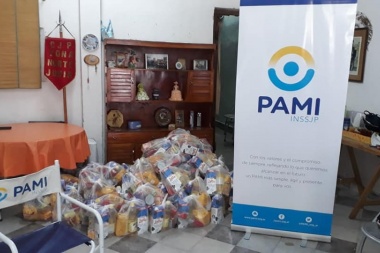 PAMI entregó bolsones de alimentos